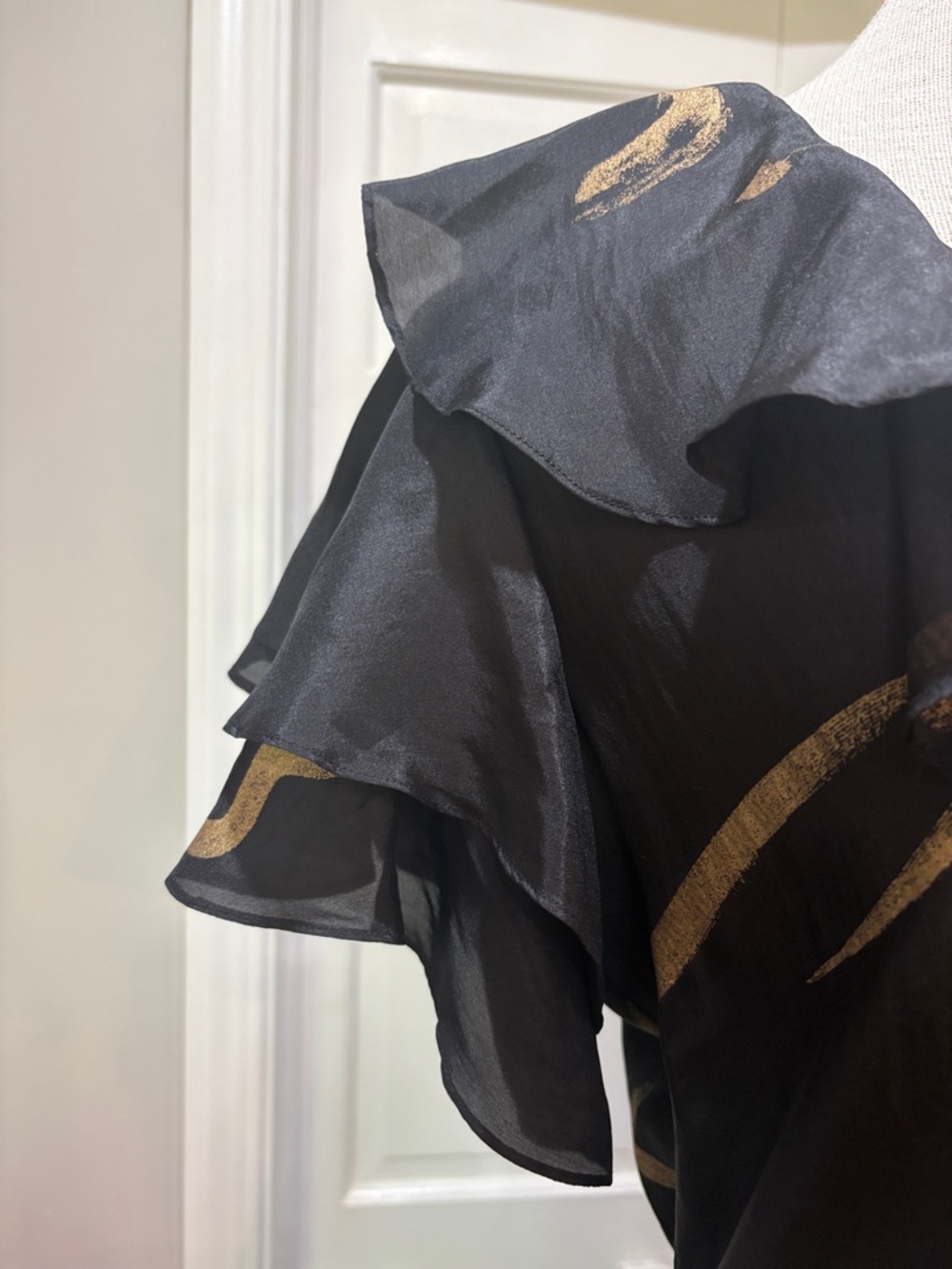 Lauren Ralph Lauren sz 8 top and sz 10 skirt 100% silk black and gold ruffled - Picture 5 of 9